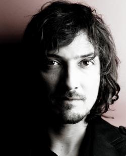 Biography Leon Larregui