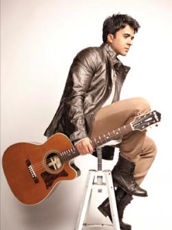 Biography Luis Fonsi