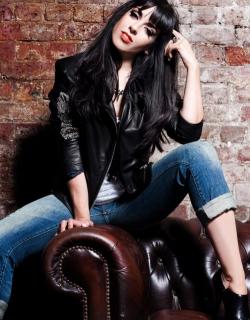 Biography Ruth Lorenzo