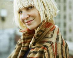 Biography Sia
