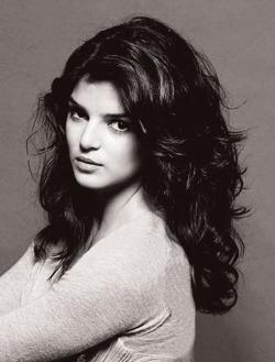 Biography Clara Lago