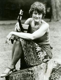 Biography Peggy Seeger