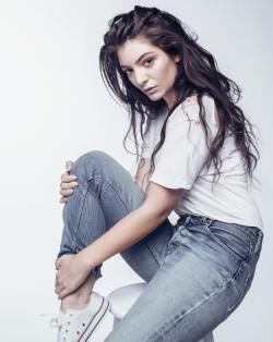 Biography Lorde