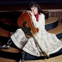 Biography Loretta Lynn
