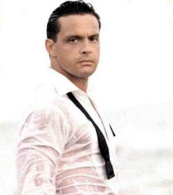 Biography Luis Miguel