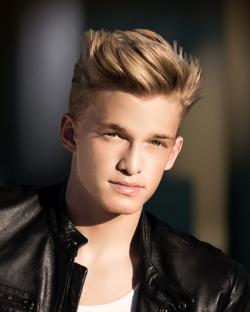 Biography Cody Simpson