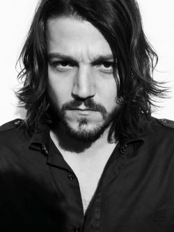 Biography Diego Luna