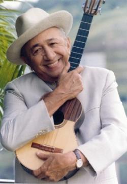 Biography Simón Diaz