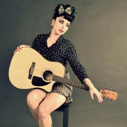 Biography Mon Laferte
