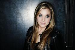 Biography Sunny Sweeney