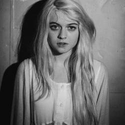 Biography Holly Henry