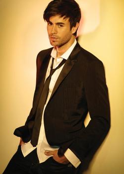 Biography Enrique Iglesias