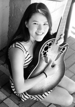 Biography Janel Drewis